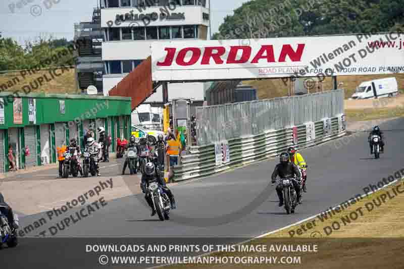 Vintage motorcycle club;eventdigitalimages;mallory park;mallory park trackday photographs;no limits trackdays;peter wileman photography;trackday digital images;trackday photos;vmcc festival 1000 bikes photographs